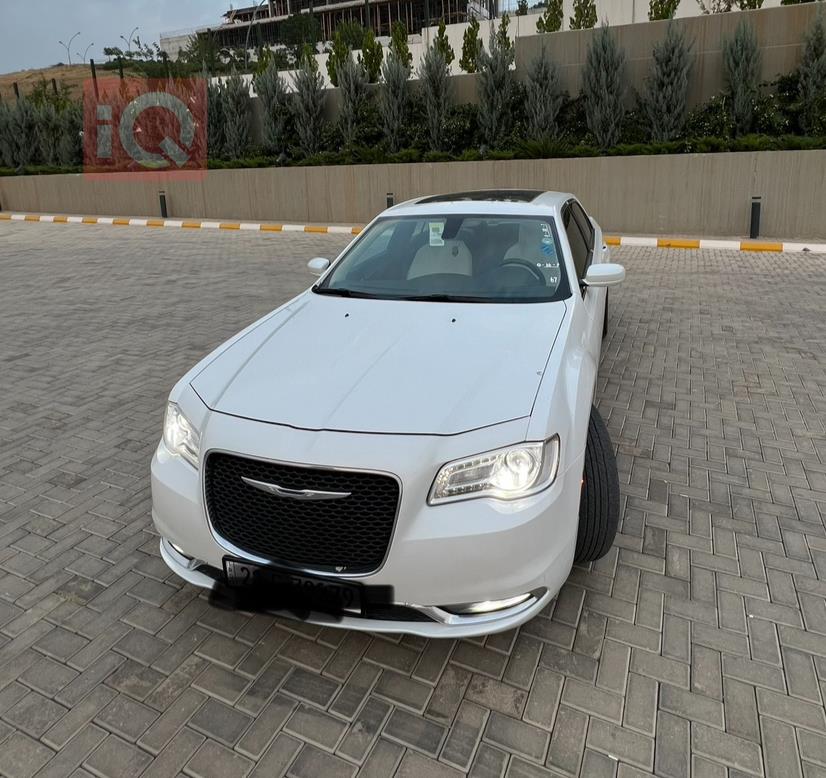 کرایسلەر 300